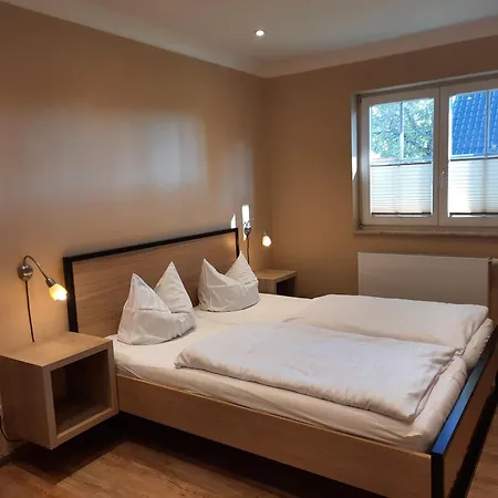 Haus Anni Br 300 M Bis Zum Apartament Kölpinsee